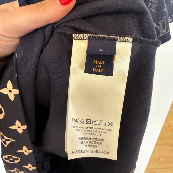 Louis Vuitton LVSE Monogram Gradient T-Shirt - Picture 5 of 5